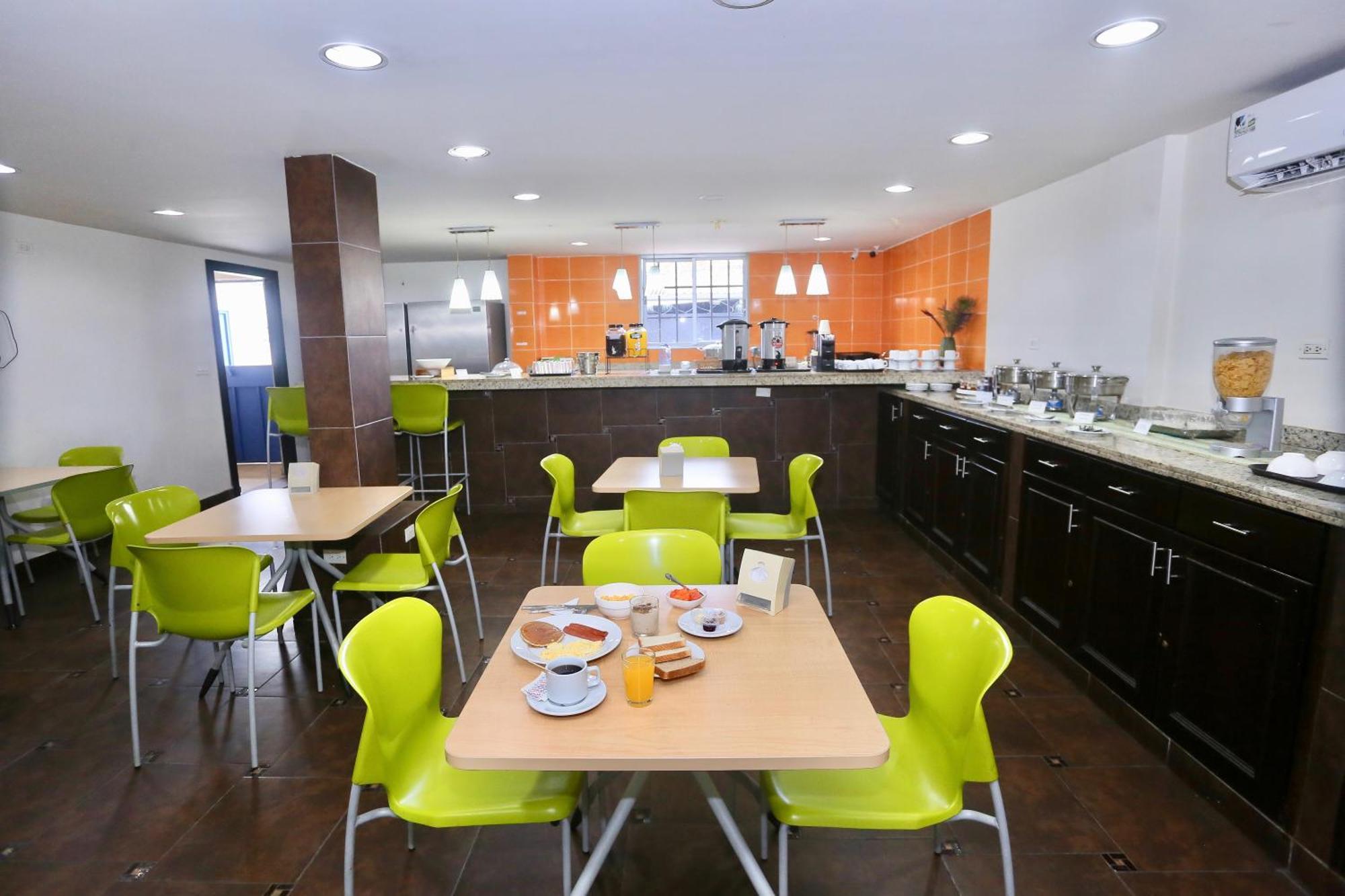 Metro Hotel 3*